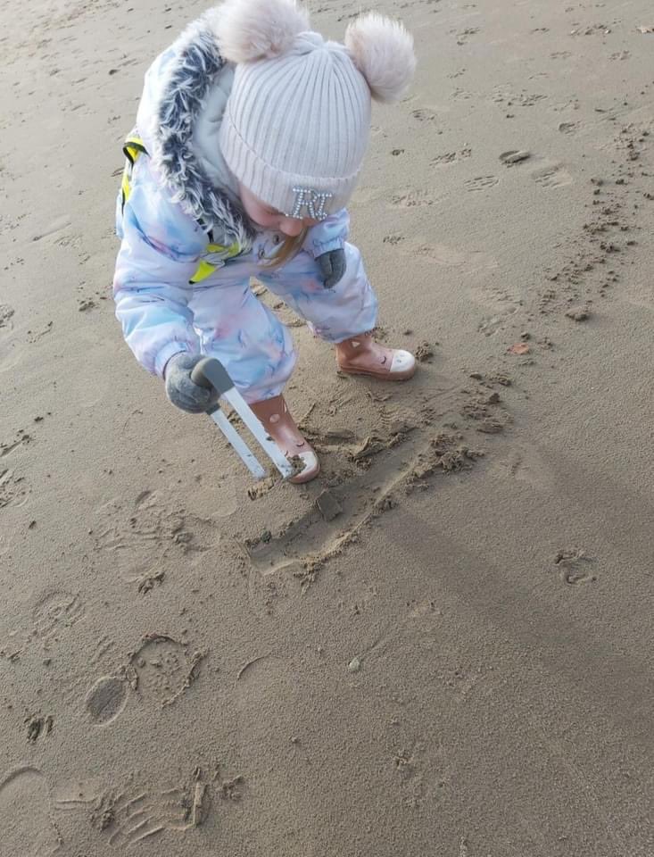 kirknursery's tweet photo. Day 1 for Kirktonholme@Ayr Beach School! What a successful day had by all! Shell hunting, mark-making, investigating &amp; making patterns with a masher @alicesharp66 🌊🐚@ELCScotGov  @scotgovCYPIC @southayrshire @ayrshirelive @whatsonayrshire @weepeoplechat @ayrcommunity https://t.co/g5ltiJK5uq