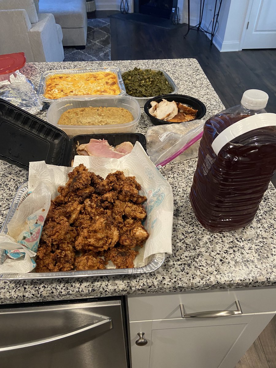 BroderickWilso6's tweet photo. My wife and mother are the best cook’s !!! Happy Thanksgiving https://t.co/uz5uBDa2Nr