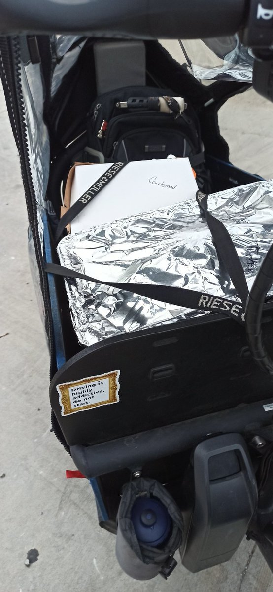 carlitecarfangs's tweet image. Wednesday evening work commute with a detour to pick up our Thanksgiving meal from @ScratchPaseoOKC. Enjoyed chatting with Courtney, who saw the cargobike pull up through the window, and knowing whose order it was, brought the platters out. 

#BikeLocalShopLocal
#Thankful4Bikes