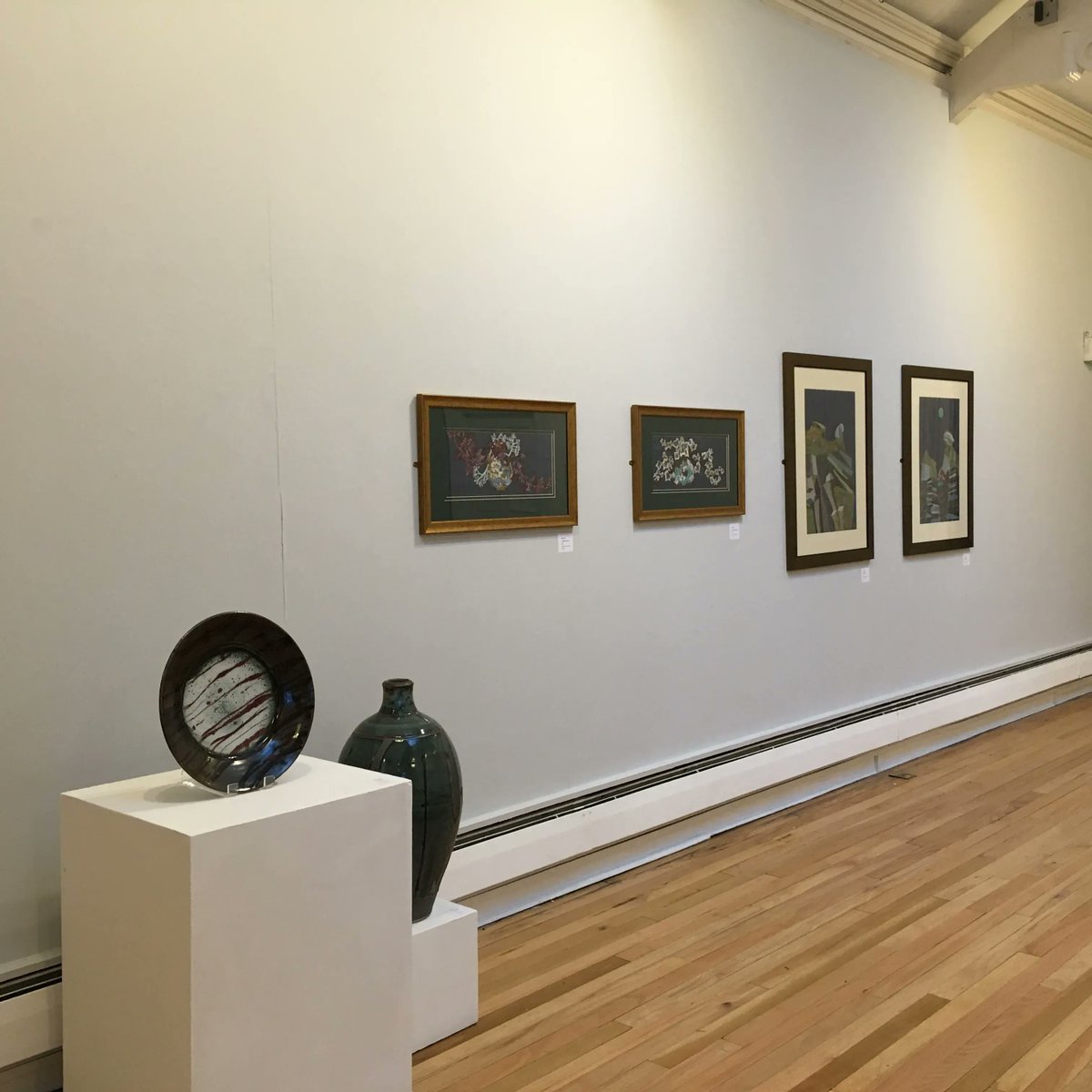 MakersWales's tweet photo. The Makers Guild is exhibiting work at @tyturnerpenarth
We are delighted to be able to show off some of our larger pieces in this unique space. The Turner House Gallery is open Thursday - Sunday. Come along and see!
https://t.co/sp9dcZ4Yd7
#LocalGallery #VisitPenarth https://t.co/3sYXxSYNIB