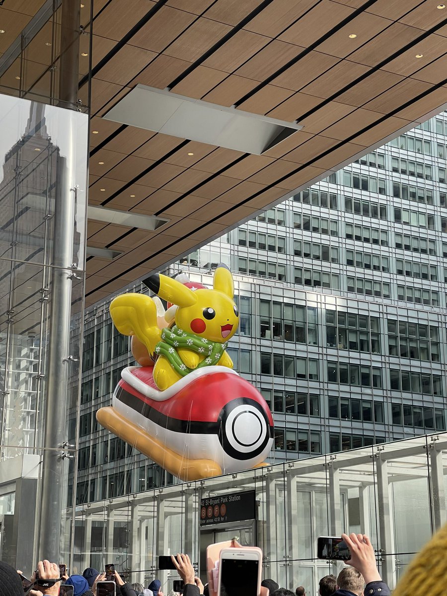 First thanksgiving and the Macy’s thanksgiving parade was amazing #NYC #HappyThanksgiving2021 #MacysThanksgivingDayParade