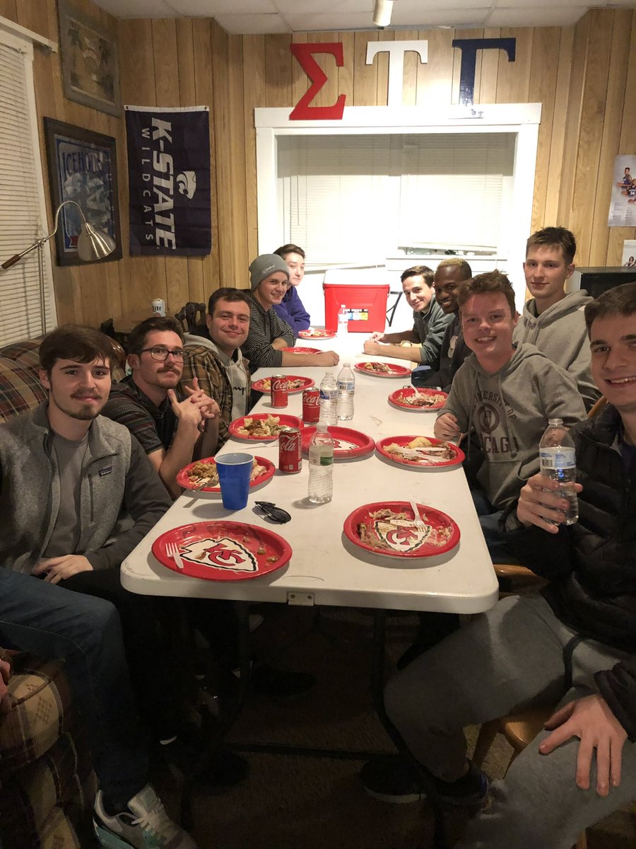 SigTauKState's tweet photo. Happy Thanksgiving from our family to yours! 🦃

#SigTau #KState @IFCatKstate https://t.co/0zMycl5hPJ