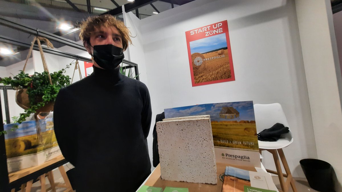 FieraMilanoSpa's tweet photo. Ripensare il settore delle costruzioni in chiave sostenibile puntando su #innovazione. Il mondo dell'edilizia sempre più green e attento a salute e impatto ambientale. A livello mondo si prevede di raggiungere il valore di 187,4 mrd dollari entro il 2027.
#MADEexpo @MADEexpo https://t.co/FCgjHZWj0A