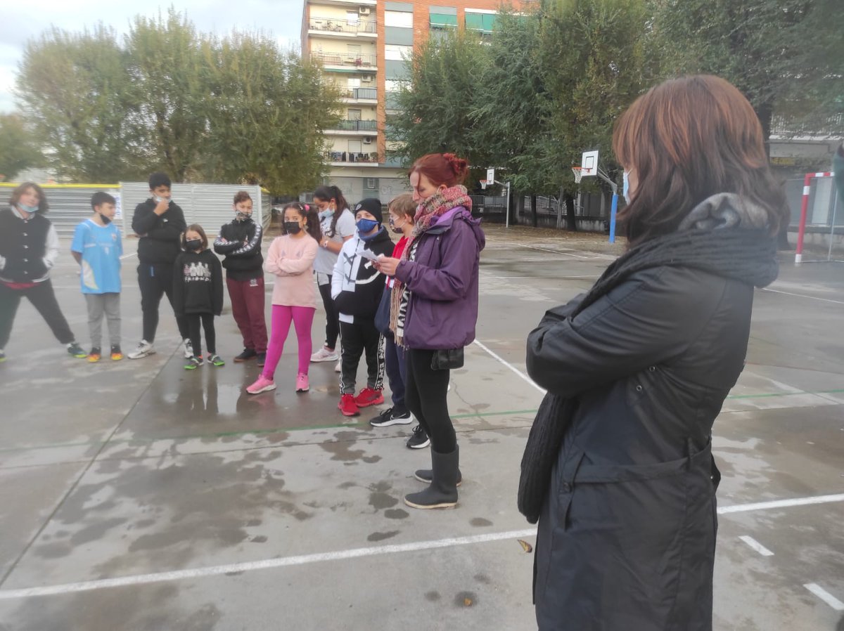 Avui, dia internacional de l'eliminació de la violència contra les dones, hem llegit un manifest abans de començar les extraescolars. Ni un pas enrere! #25N #ViolenciesMasclistes