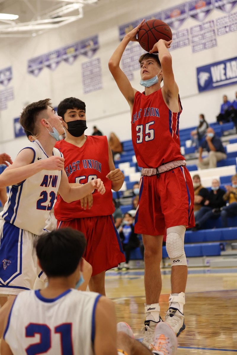 TedTorresPhoto's tweet photo. 11/23/21: @EUHS_Lancers vs @AtwaterFalcons #juniorvarsity #boysbasketball #photos available @ https://t.co/LtHsrKzOKd
.
@AHSFalconsBball @AHSfalconsAD #eastunion #lancers #euhs #atwater #falcons #ahs #tedtorresphoto #basketball #jvbasketball #jvboysbasketball #California https://t.co/3QLJflMcrR