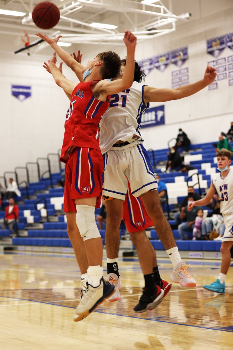 TedTorresPhoto's tweet photo. 11/23/21: @EUHS_Lancers vs @AtwaterFalcons #juniorvarsity #boysbasketball #photos available @ https://t.co/LtHsrKzOKd
.
@AHSFalconsBball @AHSfalconsAD #eastunion #lancers #euhs #atwater #falcons #ahs #tedtorresphoto #basketball #jvbasketball #jvboysbasketball #California https://t.co/3QLJflMcrR