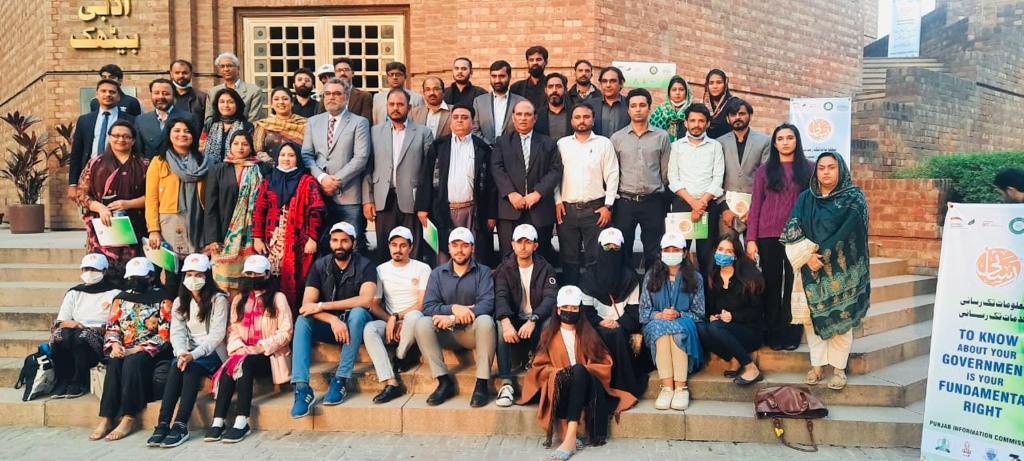 AlhamraLAC's tweet photo. Alhamra with the support of @GIZPakistan conducted an awareness seminar with our Journalist community under the social awareness campaign “RASAI” on #RightToInformation & #RightToServices. Thank to @PunjabInfoComm @FCCollege and @PITB_Official to be a part of the campaign. https://t.co/Mfv1cziXgj