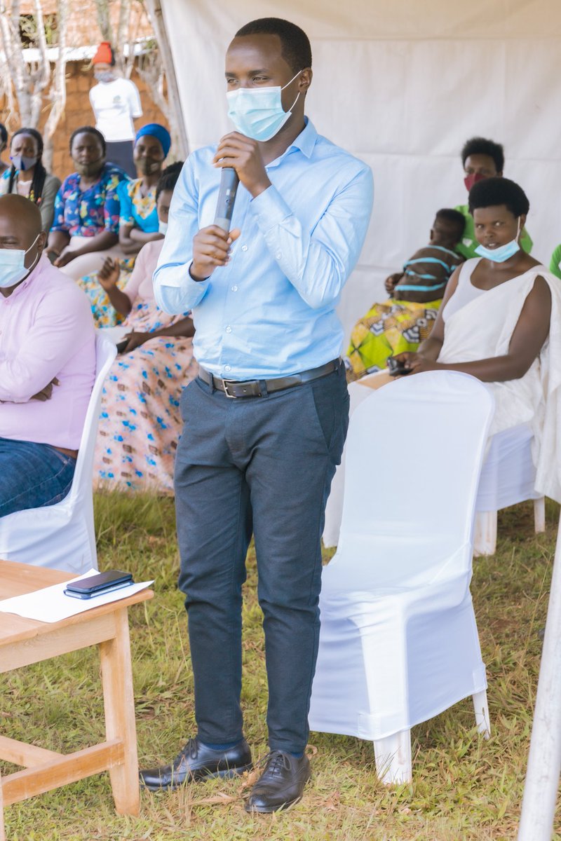 cpjsprw's tweet photo. 3. Guhabwa impambyabushobozi kubagenerwabikorwa bahawe amahugurwa y'akazi kanoze yatanzwe kubufatanye na @Rwanda_EDC 
4. Impanuro zatanzwe nabahagarariye inzego zibanze yaba akarere ka kamonyi ndetse n'umurenge wa ngamba. https://t.co/JIqAR7TlGx