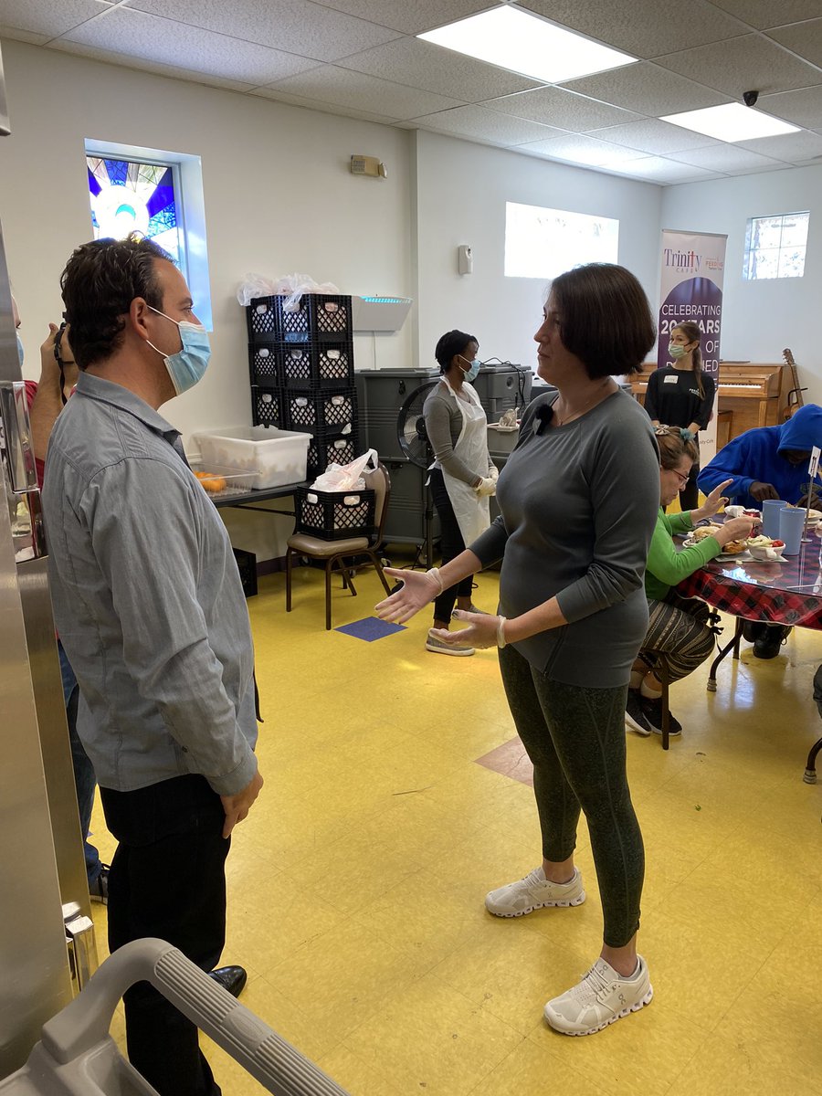 ShannonOliviero's tweet photo. So thankful to be able to join my work family and friend @MichaelPaluska at #TrinityCafe… 
#HappyThanksgiving to all.
@FeedingTampaBay https://t.co/h5V6QNqqwa
