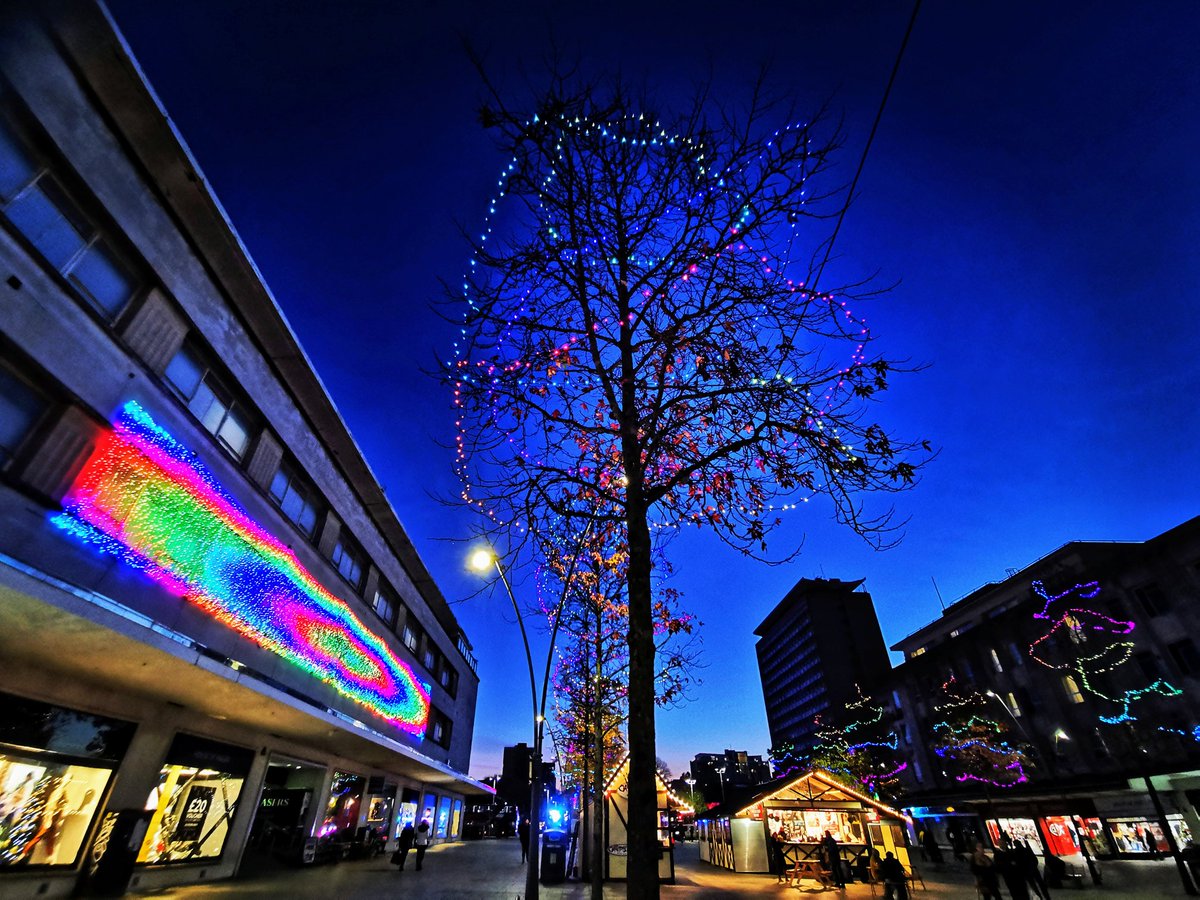 Late night shopping 🛍️🌃 @Shop4Plymouth @PlymCityCentre @CivicCentrePL1 #LateNightShopping #ChristmasLights #Plymouth