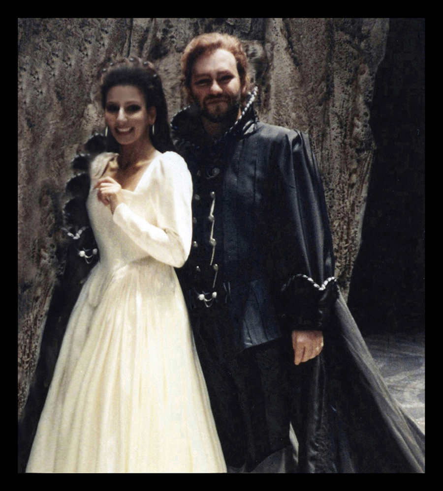 LuciaAliberti's tweet photo. Lucia Aliberti with the tenor William Matteuzzi⚘Opéra Municipal de Marseille⚘Marseille⚘Opera⚘"I Puritani"⚘Back Stage⚘Photo taken from the TV Portrait⚘Video⚘:https://t.co/IF7KRt3SzT #luciaaliberti #williammatteuzzi #operamunicipaldemarseille #marseille #ipuritani #opera https://t.co/E7cu8Iggj9