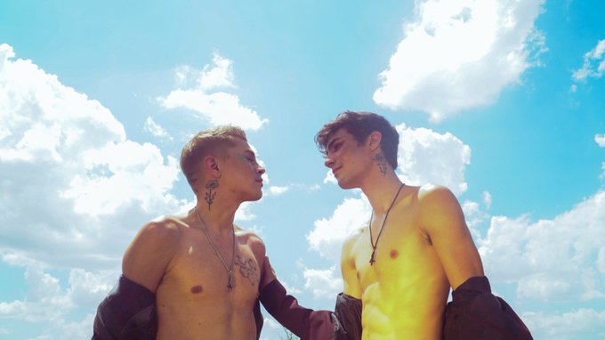 Spend thanksgiving with us cause we don&rsquo;t have family here? See you on https://t.co/3knI0kdfmk @ 2PM<a href="/tag/livenow"class="tags"><span>#livenow</span></a>