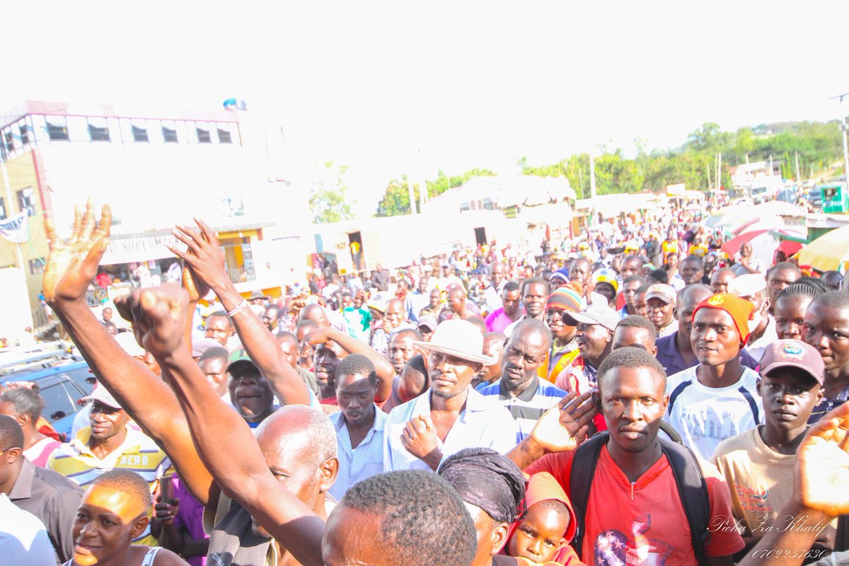 Ahmedmtwari's tweet photo. It began with handshake spirit. #AzimioCaravan from Western to Central. Vijana we are the leaders of today, tomorrow and forever.
#AzimoCaravan https://t.co/ps1ur8q15o
