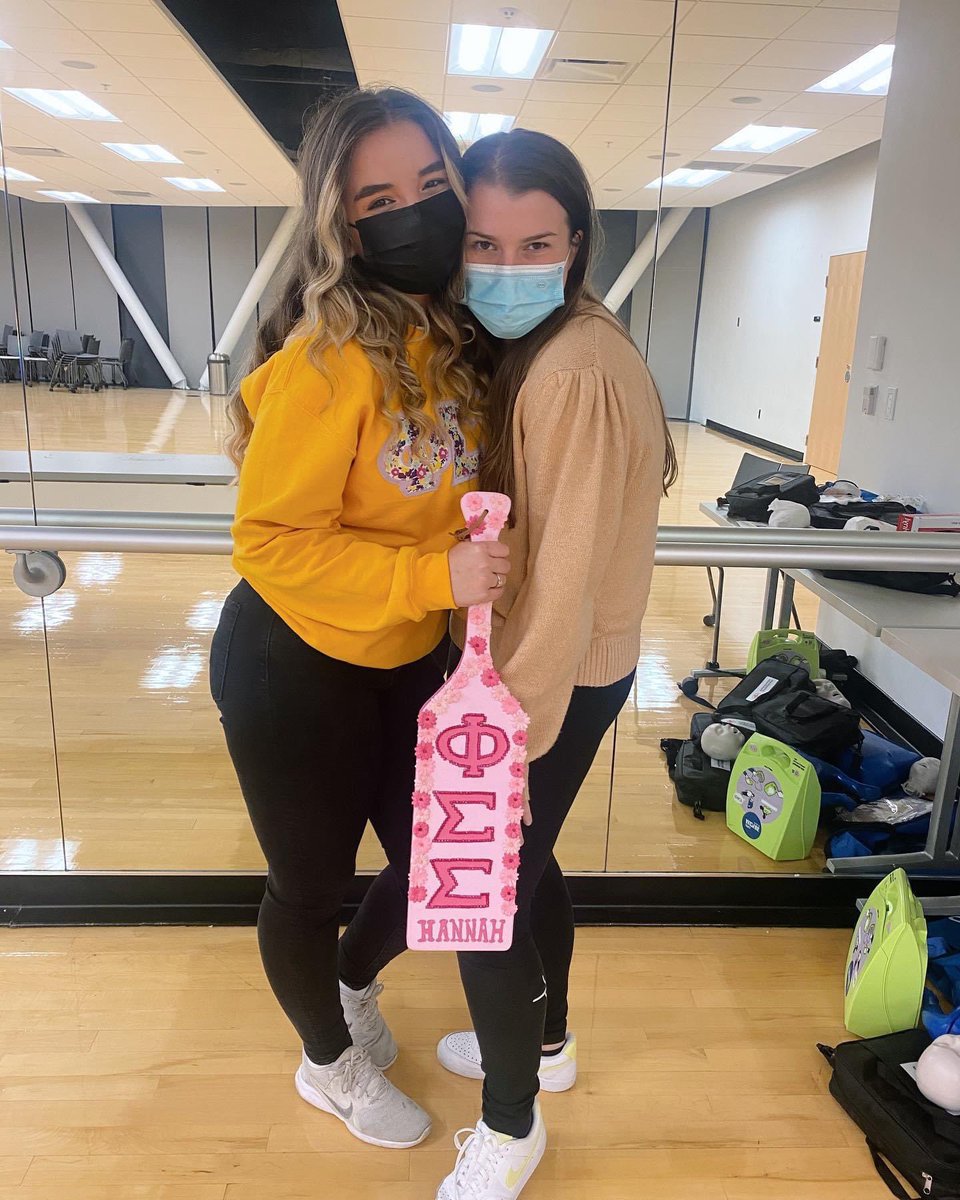 Phi Sigma Sigma tweet media