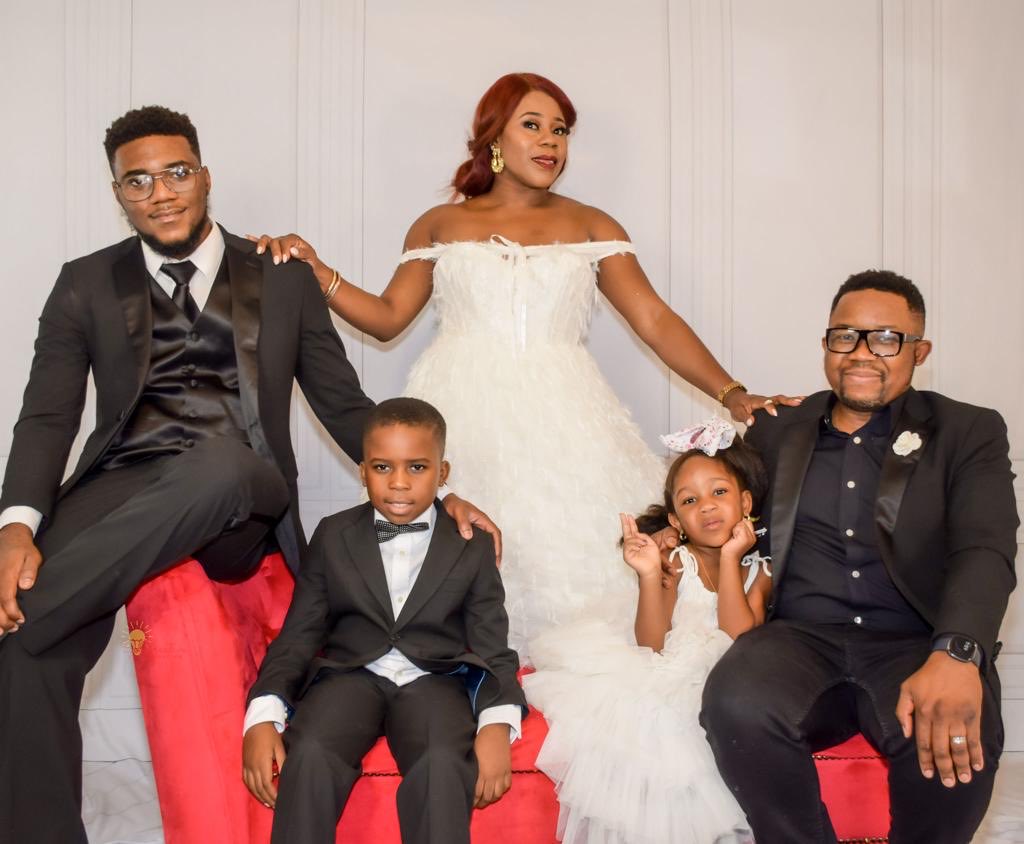 emevojohn's tweet photo. HAPPY THANKSGIVING DAY from mine to yours. We are here to testify of God’s amazing love and grace to us. We’ve come this far by faith leaning on the Lord. We celebrate you and pray you enjoy Heaven on earth. Light in a seeming dark world. Jesus Reigns over you. Happy Holidays. https://t.co/QDcAdvW44y