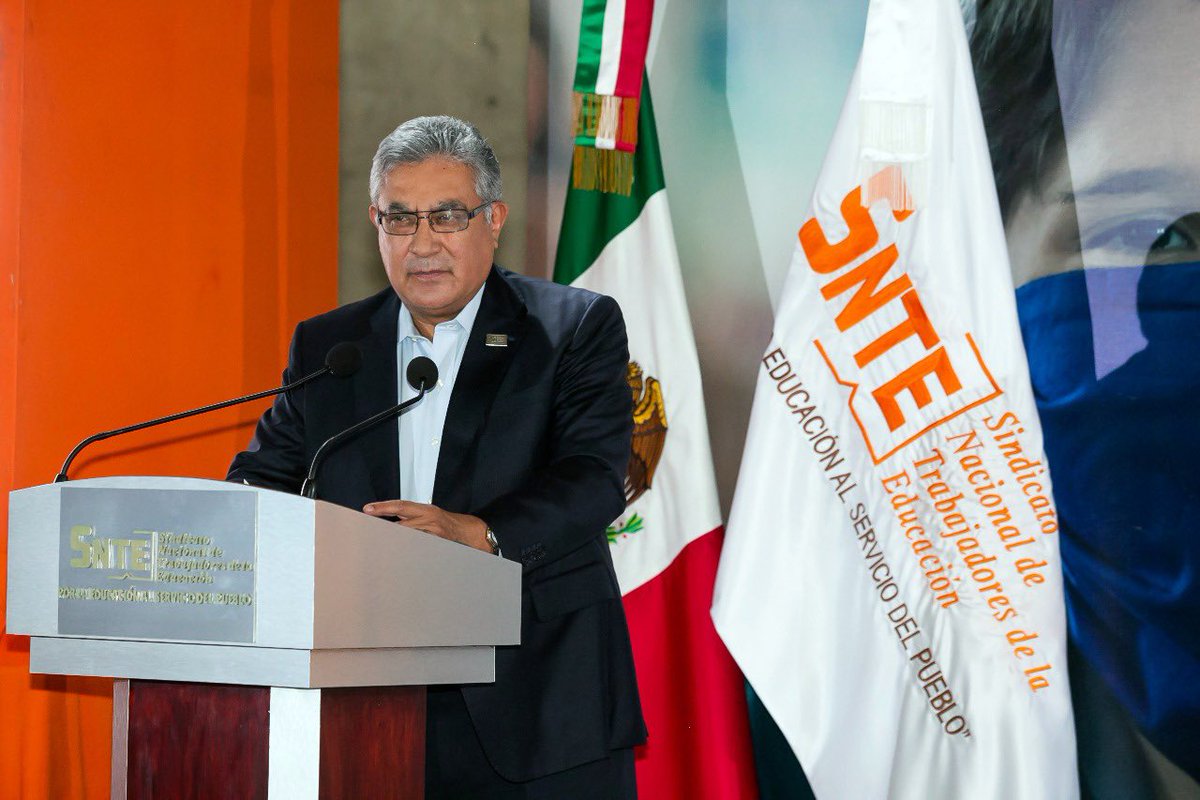 M_URESTIF's tweet photo. #SNTEconMéxico 👩‍🏫🇲🇽👨‍🏫

🔴 Magisterio, pilar de la educación pública, como lo esbozó José Vasconcelos: Mtro. Alfonso Cepeda Salas #SNTE 📚 durante seminario internacional: La Educación del futuro. A 100 años de la creación de la @SEP_mx 🏢

Nota 👉 https://t.co/Uszo1myM2r 👈 https://t.co/B1sEaJYMpV