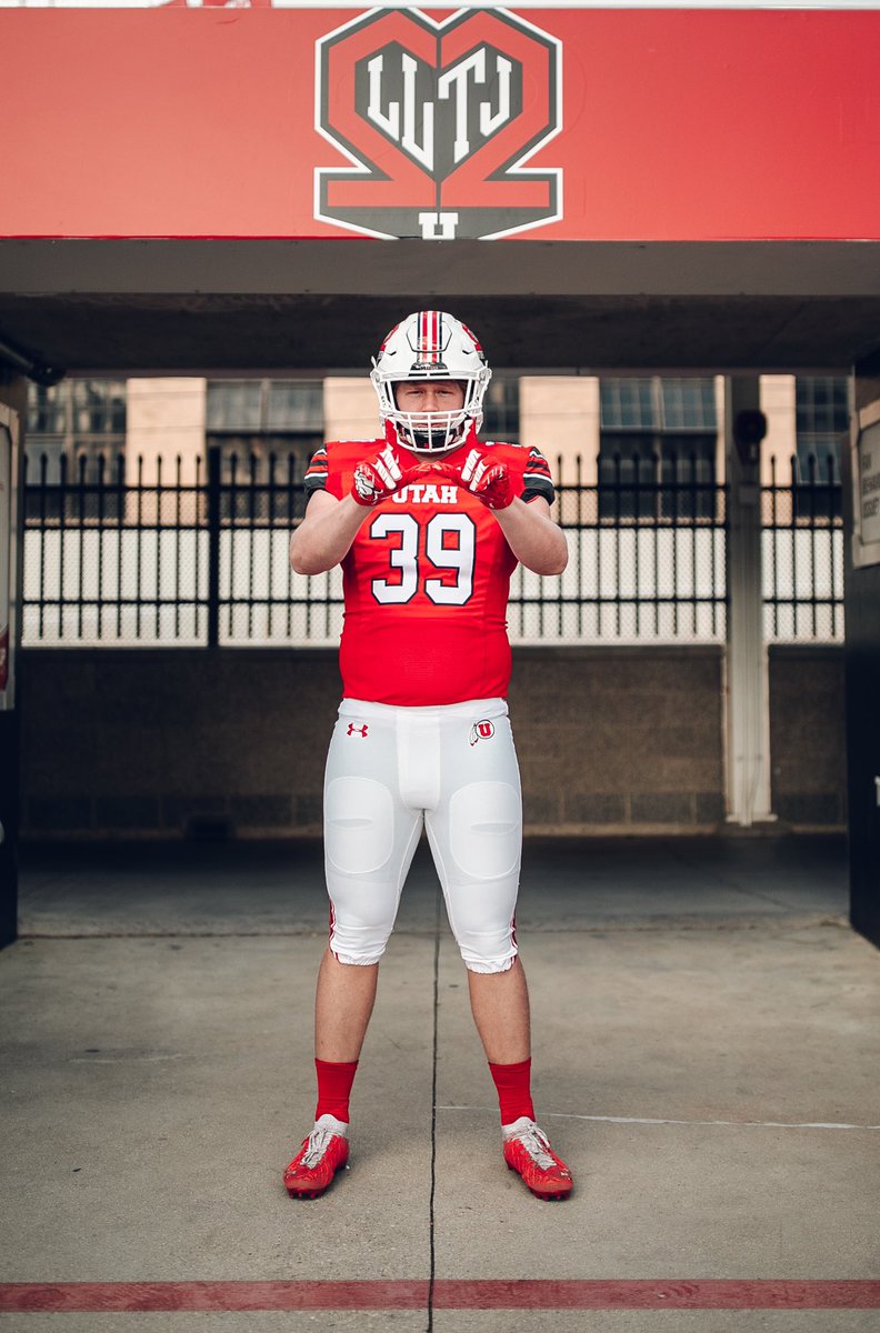 Utah_Football's tweet photo. #22forever ♥️

This weeks uniforms ⚪️🔴⚪️ https://t.co/ZyPdwAkjBJ