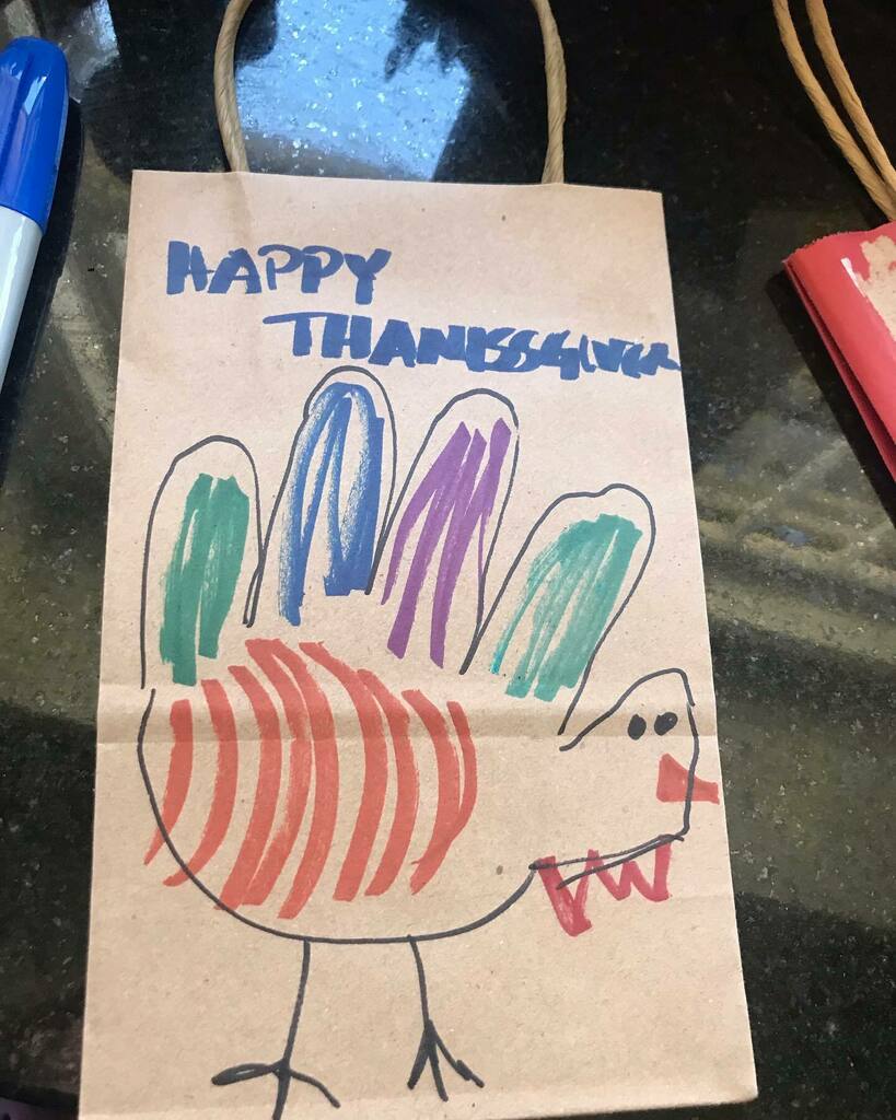 JenJoy's tweet photo. When you try...and fail...to make a cute gift bag 🤦🏻‍♀️ My mother, a retired art teacher, would not be amused. Let's just not tell her 😂 #HappyThanksgiving #ITried #TurkeyFail https://t.co/q41eokQ2Hn