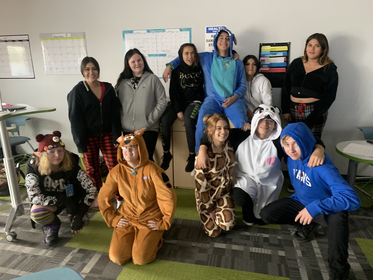 CoachFugle's tweet photo. Thankful for some amazing coworkers and incredible students! #GoWolves https://t.co/DOf9EtIYA2