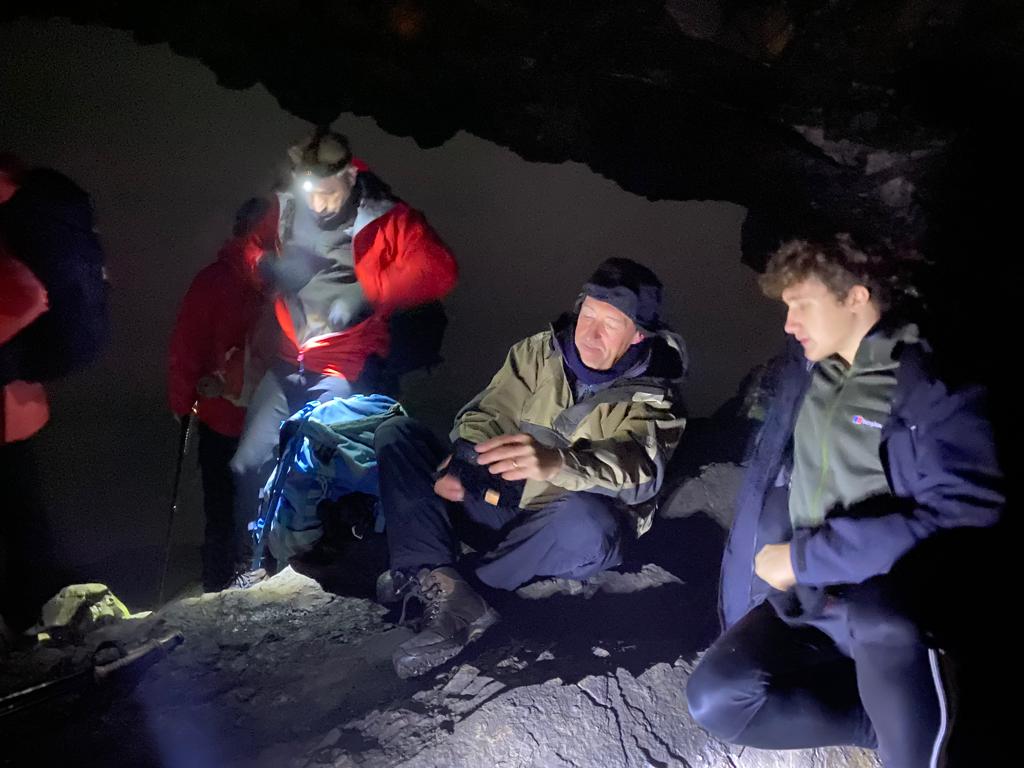 From 7pm <a href="/BBC_Cumbria/">BBC Cumbria</a>, off for a paddle and some island hopping on Derwentwater, our appetiser for  the main event, a nocturnal full moon adventure involving a climb, a cave, howling, eating cheese, and an unexpected presence in pyjamas <a href="/Johnnmccarthy1/">John McCarthy</a> <a href="/TRHTaylor/">Tim Taylor</a> <a href="/potsandrocks/">Scott Gooding</a>: