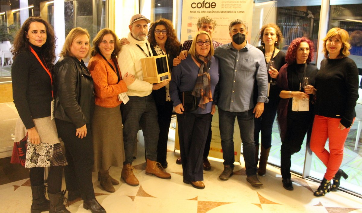 _Adgae's tweet photo. Gracias a @COFAENET , al jurado de los premios, a los organizadores de la #MAE (#Cemart @Agcex) por el reconocimiento y la acogida.
Ahora seguiremos trabajando. JUNTAS SOMOS MÁS FUERTES
#Adgae #mae #agcex #cemart #cofae #premio #Extremadura #cultura #distribución https://t.co/vzFEux2rbz