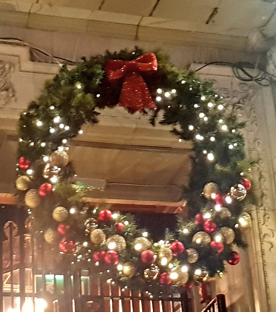 SenoraCT's tweet photo. #walkhomefromwork love a twinkly light π https://t.co/2yZBTCK9h5
