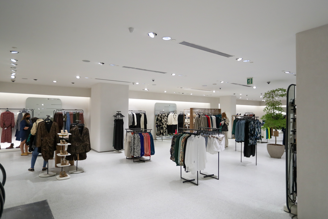 BlueMallSD's tweet photo. Te invitamos a conocer la nueva sección de Zara Woman en nuestro piso 1.​

¡No dejes de visitarlos! ​
​
#BlueMallSD #ExperienceIt #SoloEnBlueMall ​
#Discovery #BlueMallSD https://t.co/etUx6pxuRM