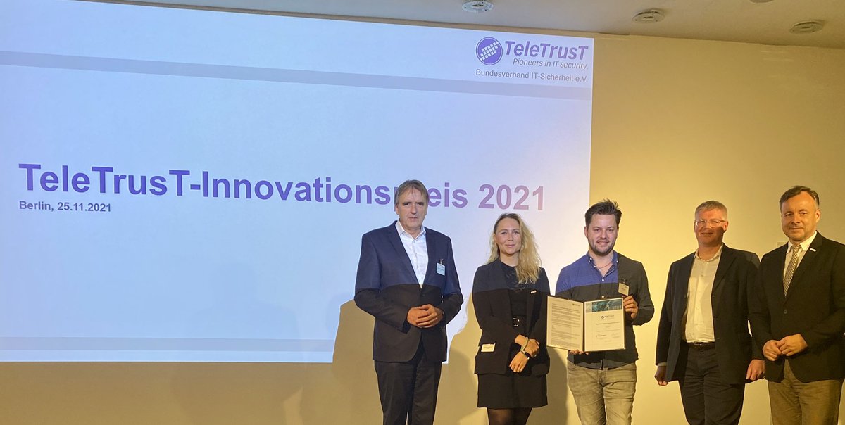 TeleTrusT-Innovationspreis 2021 an Start-up für Blockchain-Anwendung: TrustCerts GmbH - Übergabe an Geschäftsführer Mirko Mollik vor Fachpublikum in Berlin

teletrust.de/startseite/pre…

#TrustCerts