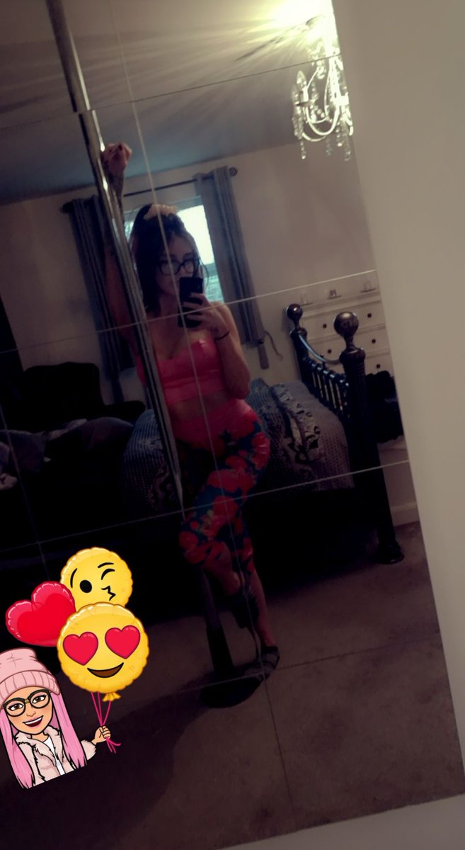 KateAnnie023's tweet photo. #horny https://t.co/xhGtG9DNhJ