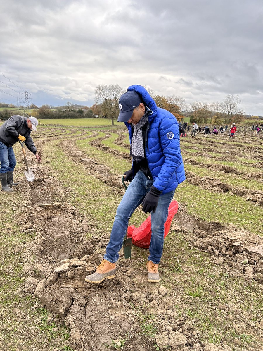 sonnysegal's tweet photo. Glad to be participating in helping planting trees with #thewoodlandtrust and team #transputec https://t.co/vS7hNJoVj0