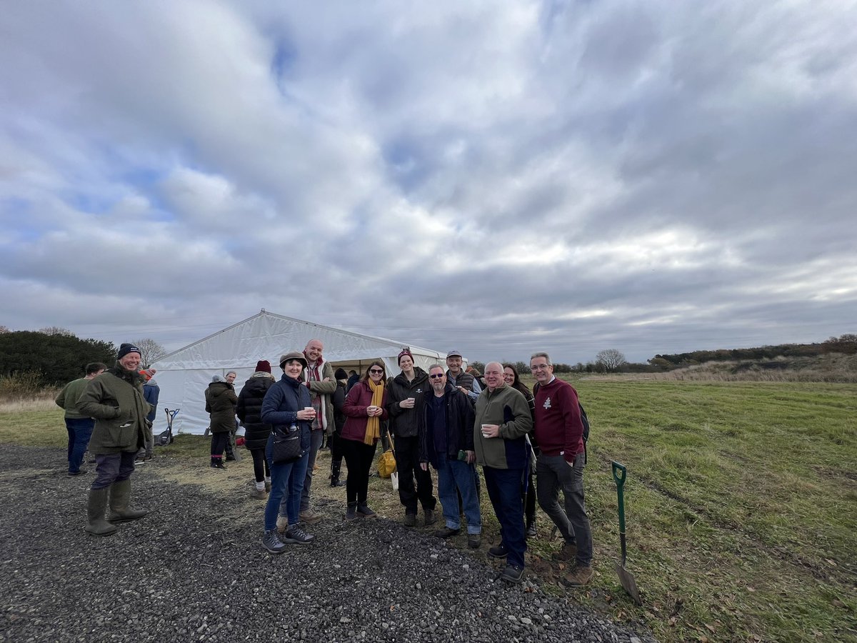 sonnysegal's tweet photo. Glad to be participating in helping planting trees with #thewoodlandtrust and team #transputec https://t.co/vS7hNJoVj0
