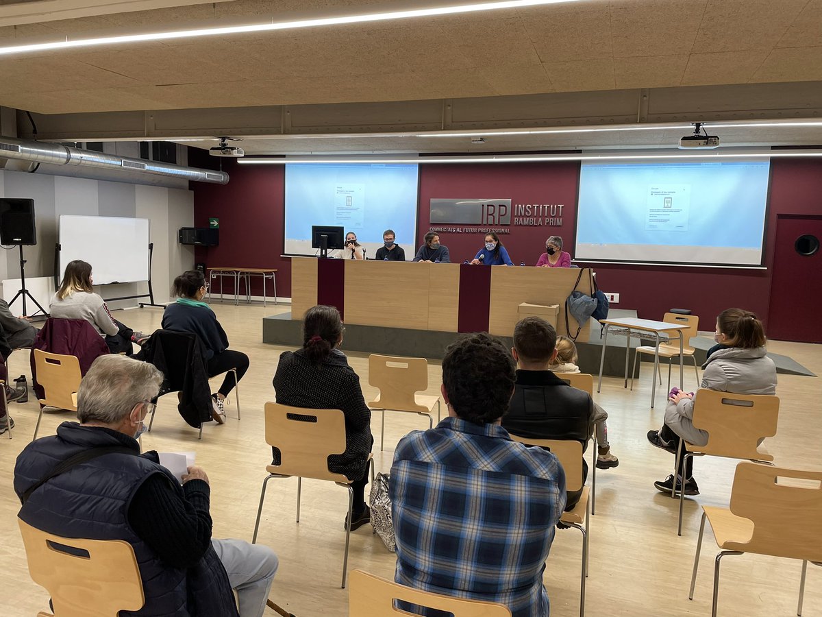 institutISB's tweet photo. Comença la conferència de “Texans pel clima” amb @AvvMaresmeBCN, @backtoeco i els alumnes del CFGS en Educació i Control Ambiental. L’acte  s’emmarca dins la Setmana Europea de la Prevenció de Residus. https://t.co/j9kr8WWsf3