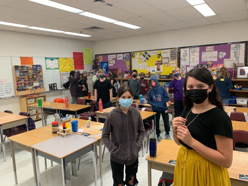 Le Club de débat s'est rencontré aujourd'hui pour décider sur les sujets prochains: 
1) Dogs vs Cats et 
2) Harry Potter vs Star Wars! 

Ces débats seront vraiment intéressant d'assister à comme spectateur!