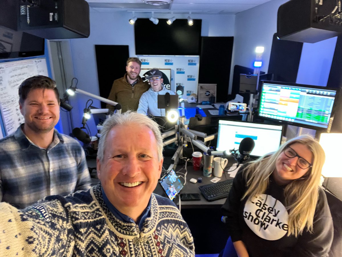 BigWhite's tweet photo. GET READY! Winter 2021/22 starts TOMORROW!!! We are incredibly excited to announce today that the AltiTunes Music Festival is BACK! On April 2, 2022, the @arkellsmusic with special guests @lights and @daysormay will rock Big White. More info: https://t.co/nNaAj9omEI
#kelowna https://t.co/cfKvzhAp6L