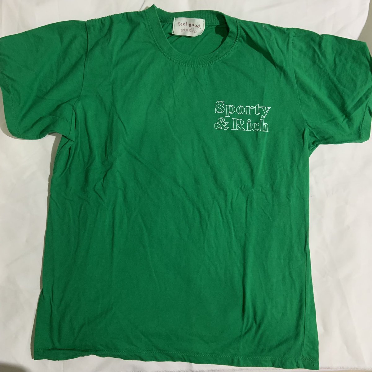 cosmexasm's tweet photo. เสื้อยืด sporty rich ใส่ครั้งเดียว 45 บาท https://t.co/I9mLI1CwVH