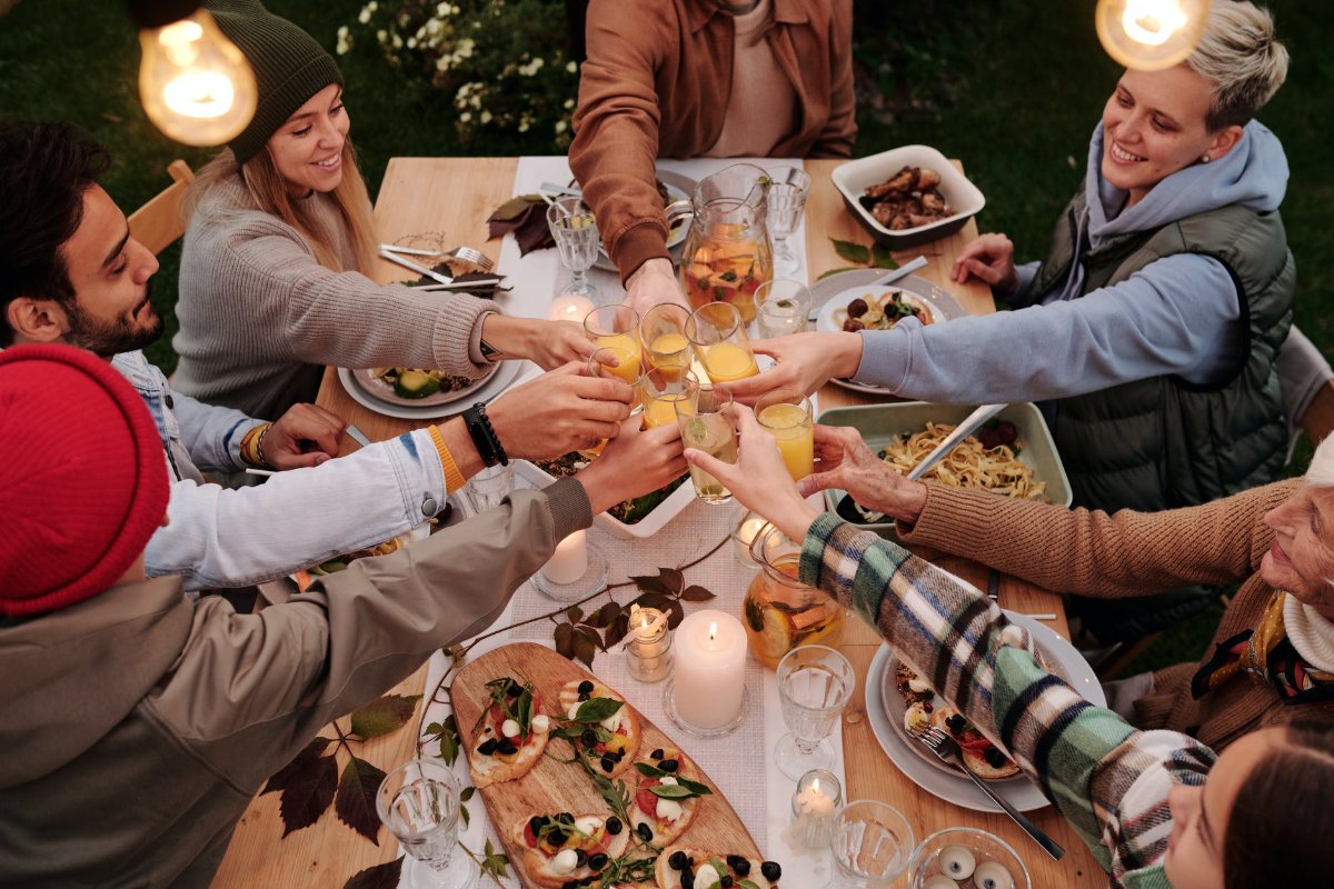 TeamCowling's tweet photo. Today, we're feeling extra grateful to be able to serve our amazing clients. Whether you’ll be enjoying your first Thanksgiving in your new home or the last one before you move, we hope you enjoy this time with family. https://t.co/D4Mg3XjEK0