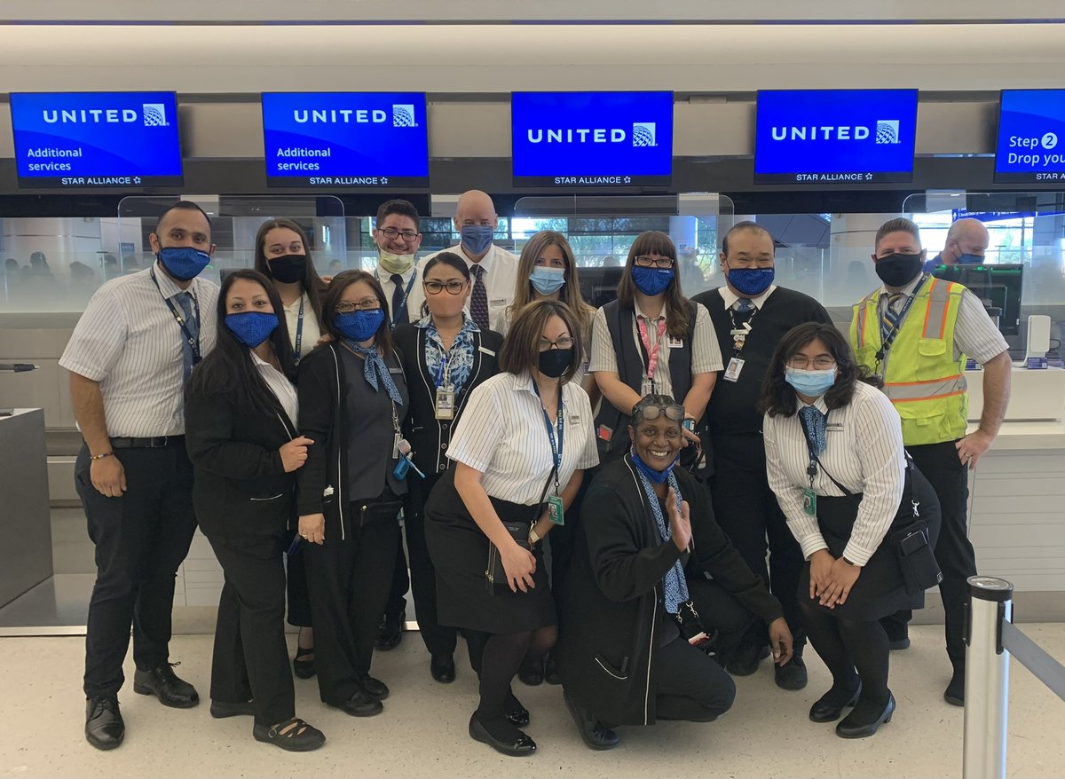 JimmyNaawin867's tweet photo. @weareunited #teamDFW #teamLAX and #teamGUM TDYing in #PHX helping out #teamPHX through the busy Thanksgiving holiday #beingUNITED means #UNITEDtogether helping out #AOoperations across our network. #connectingPEOPLEunitingTHEworld https://t.co/ntvmglMrAC