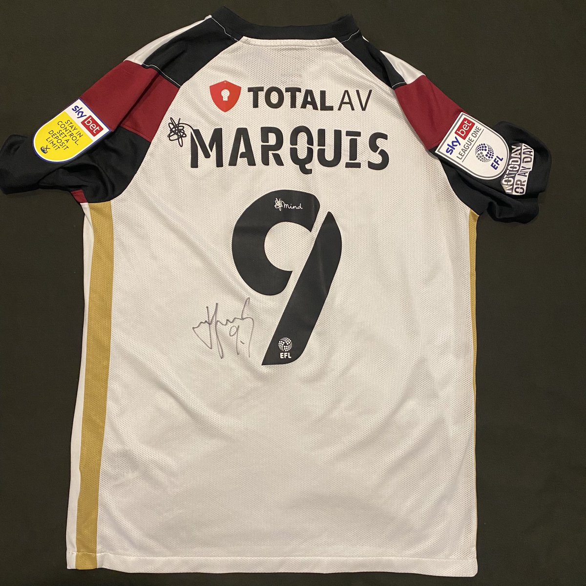 A huge thank you to @simonbass10 for very kindly donating a matchworn @JohnMarquis09 shirt for me to auction off for the @as9foundation please reply or DM me with a bid. Ends Tuesday 8PM. @Pompey