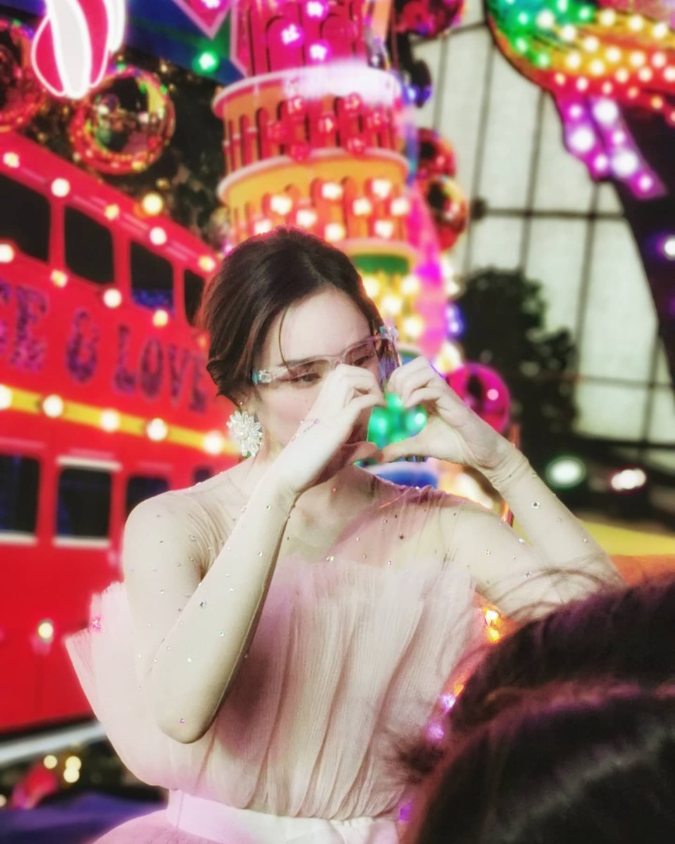 poomsnaps's tweet photo. พบรักเข้ากับนางฟ้า
#EMWINTERWONDERLAND2021 
#THEJOURNEYOFJOY2021
#allynitibhon #ally​ #แอลลี่ https://t.co/GnHhcicq0x