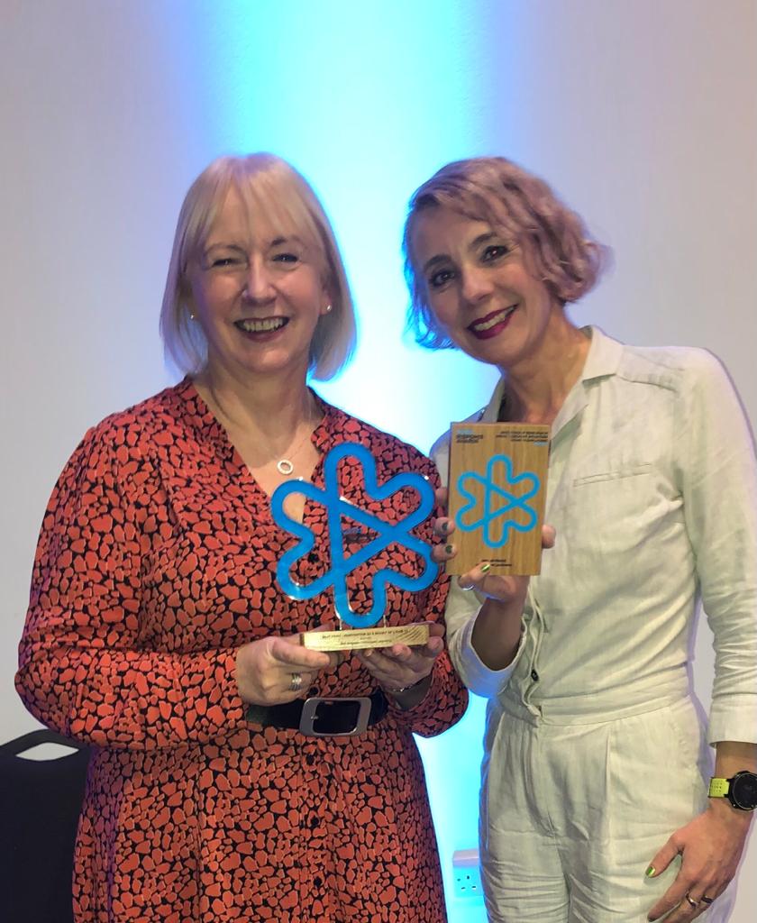 oonagh_j's tweet image. Two awards for team @bbcbitesize at the #covidresponseawards - including GOLD for best pivot for #lockdownlearning
Plus @WhiteRoseMaths won in their category (Best Community/CSR response). Great to say thank you in person to one of the great education partners we worked with.