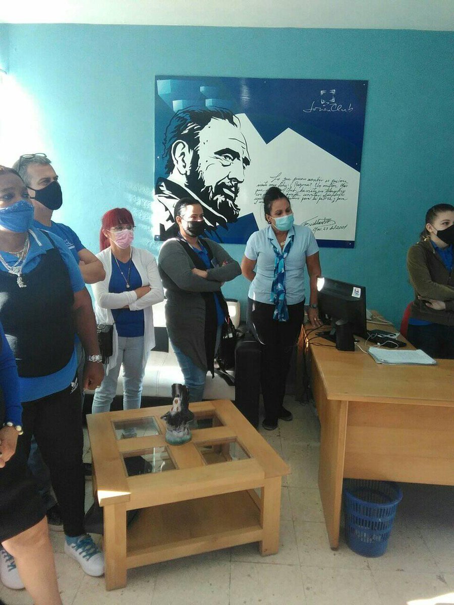 JovenClub2's tweet photo. Desde diversas provincias de país Joven Club rinde tributo a nuestro fundador y guía #Fidel a los cinco años de su desaparición física. Con emotivas actividades cada trabajador reafirmó ser fiel continuador de su legado #FidelPorSiempre #FidelVive #JovenClubTeConecta https://t.co/mLoczXwJTa