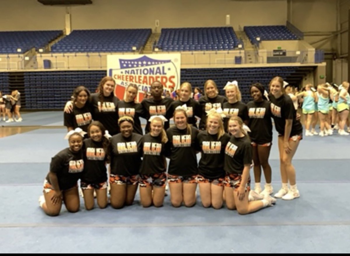 CheerMalvern's tweet photo. Happy Thanksgiving for MHS Cheer https://t.co/bXUsGwPzMQ