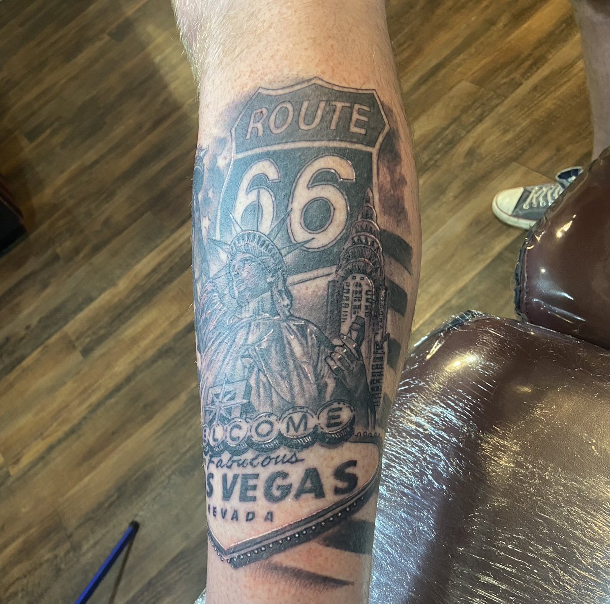 Jonnywilstrop's tweet photo. New lower leg tattoo I’ve had recently. Love it ! #usatattoo #tattoo 🇺🇸 https://t.co/e1II0r20WL