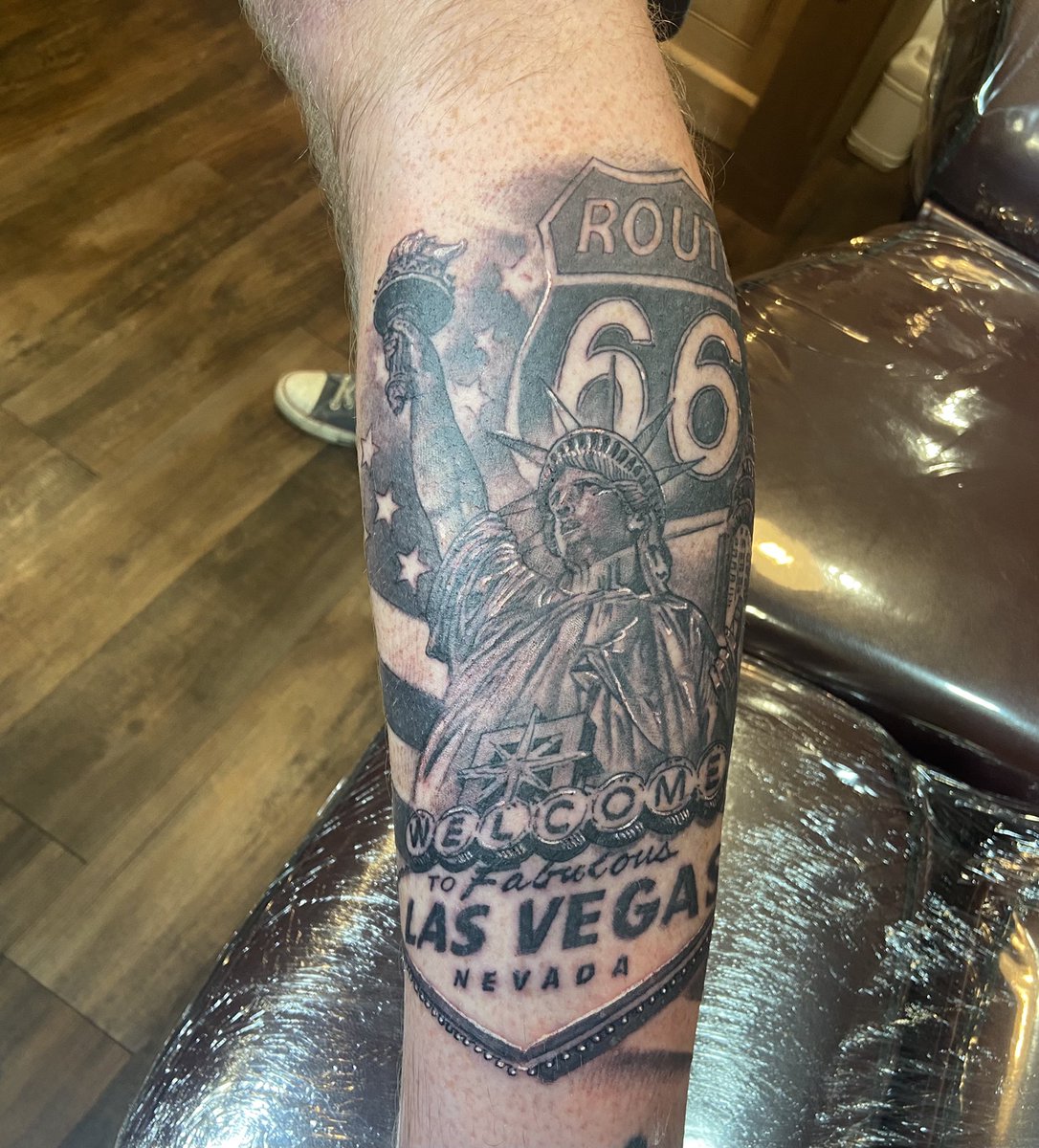 Jonnywilstrop's tweet photo. New lower leg tattoo I’ve had recently. Love it ! #usatattoo #tattoo 🇺🇸 https://t.co/e1II0r20WL