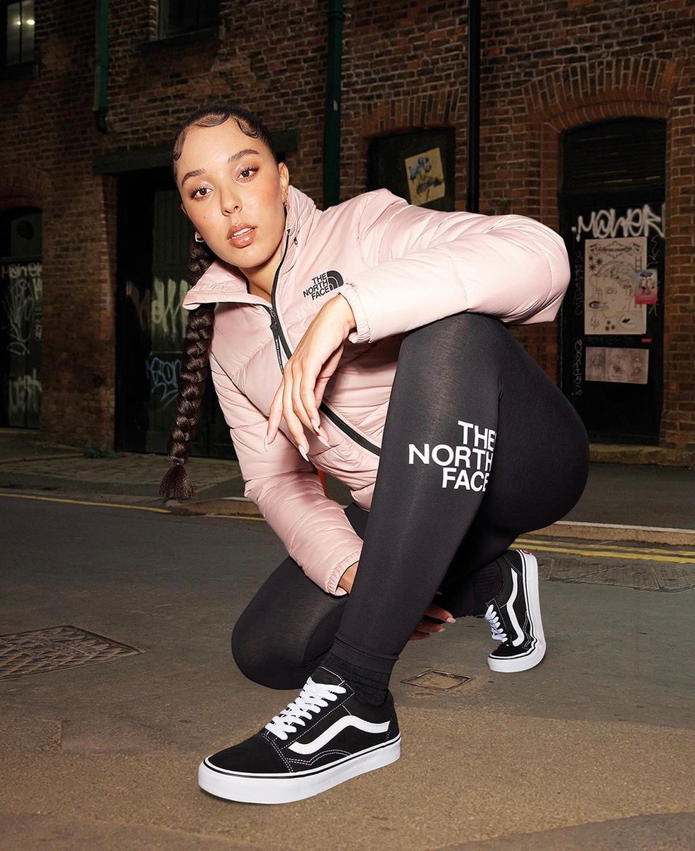 itsgracecarter's tweet photo. Woweee ur girls in the new @JDOfficial Christmas advert‼️🎄keeping myself cozy and warm in @TheNorthFaceUK #jdstreet #ad https://t.co/fJwJ72O69r https://t.co/vHWy3f4LIG