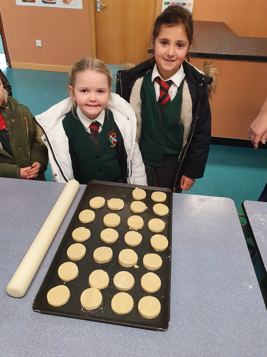 ShottsStPats's tweet photo. Thank you to the ladies in the dinner hall for helping p2/1 to make shortbread. It was delicious 🏴🏴🏴
#standrewsday #planningaparty https://t.co/jimEmH6n3e
