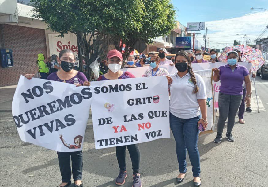 IPACOOP's tweet photo. #Veraguas l En el marco del Día Internacional de la Eliminación de la Violencia contra la Mujer, el #IPACOOP realizó una caminata por las principales vías de la ciudad de Santiago, bajo el lema: No normalice la violencia contra la mujer. https://t.co/nrUZm5pqr2