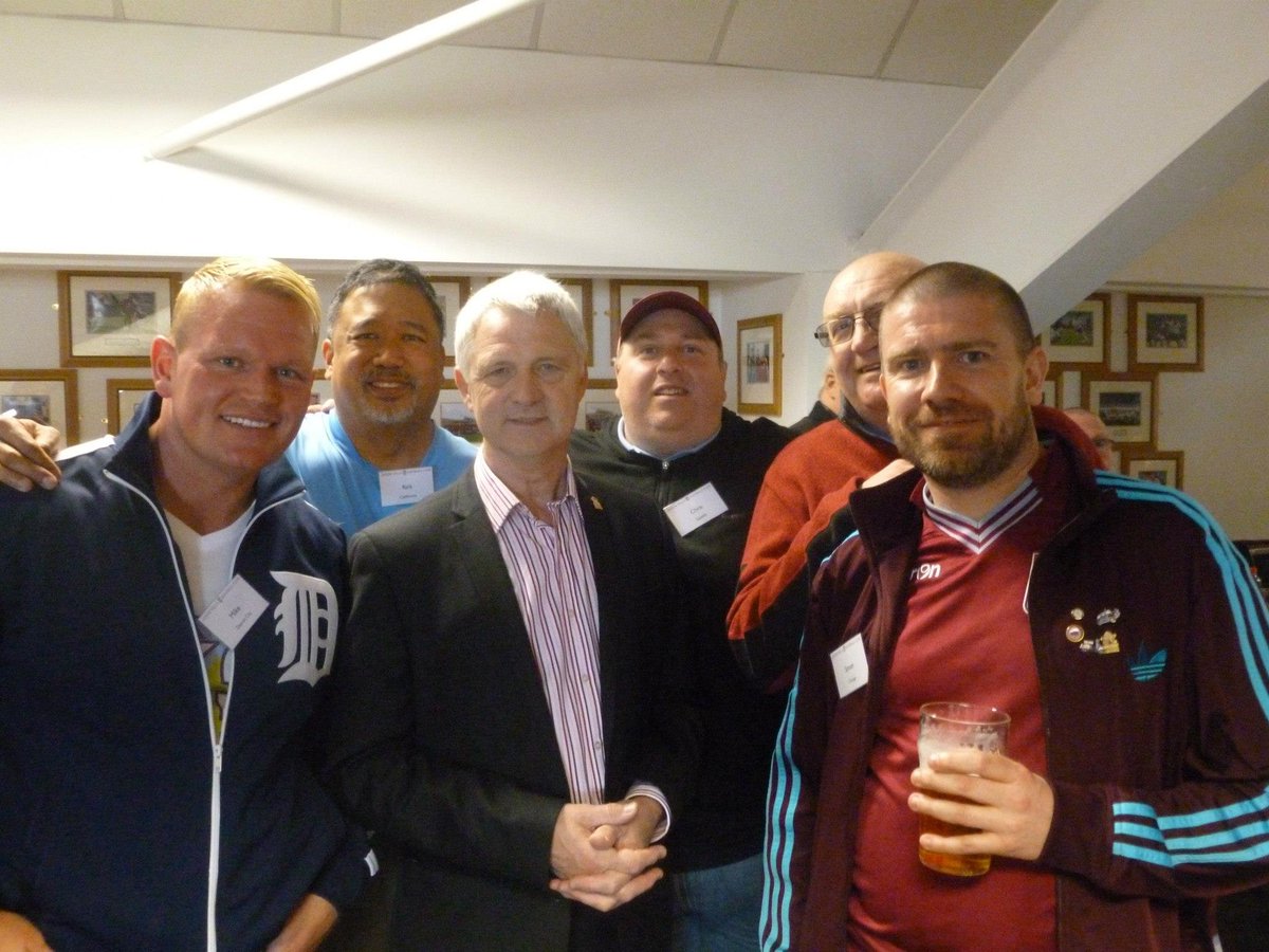 Happy Birthday <a href="/brianlittle912/">Brian Little</a> !  #LEGEND #UTV #AVFCNA <a href="/MikePearson6/">Mike Pearson</a> <a href="/AVSCSeattleLion/">Aston Villa Supporters Club, Seattle</a> <a href="/TorontoLions/">Aston Villa Toronto Lions 🇨🇦</a> @ChicagoVillans