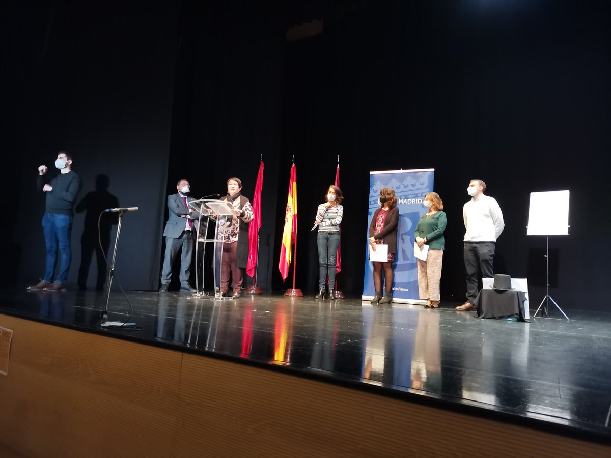 psoelatina's tweet photo. Hoy hemos estado en la @JMDLatina conmemorando el #DiaContralaViolenciadeGenero

🗣️ #MariaEdilma: "Tenemos que seguir trabajando y luchando contra la lacra de la #ViolenciaDeGénero."

#PlenoLatina #PSOE #DistritoLatina https://t.co/HXAi6fqjF3