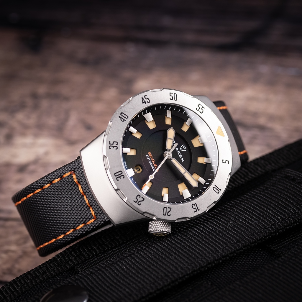 Loving this combo. Benguela black on sailcloth strap 👌
#drakenwatches #deepdive #microbrand #divewatch #dive #edc #adventuregear #everydaycarry #toolwatch #tacticalgear #watchaddict #watchoftheday #watchfam #watches #diving #womw #watchmania #watch